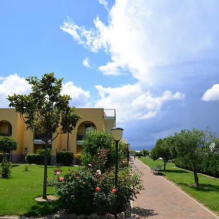 Apart Otel Borgomare 4*