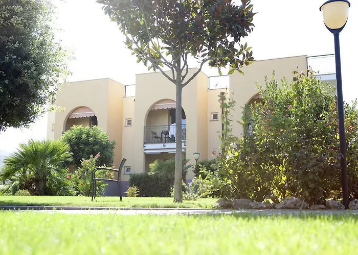 布尔古马瑞公寓式酒店 阿尔本加