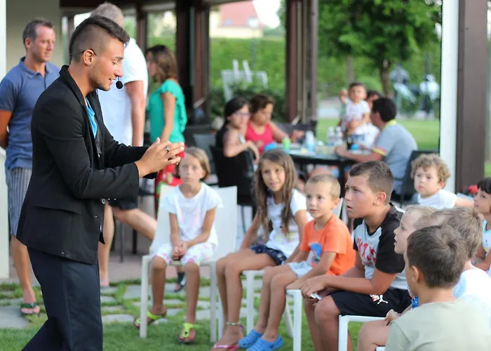 布尔古马瑞公寓式酒店 4*